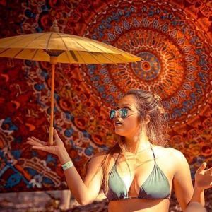 Meet your Posher, Isabella